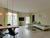 Blick ins Wohnzimmer - 2 Zimmer Etagenwohnung in Dresden