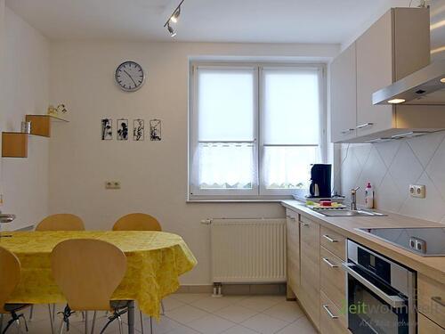 separate Wohnküche mit Esstisch - 