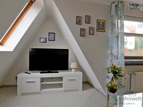 Blick zum TV - 1 Zimmer Etagenwohnung in Eisenach