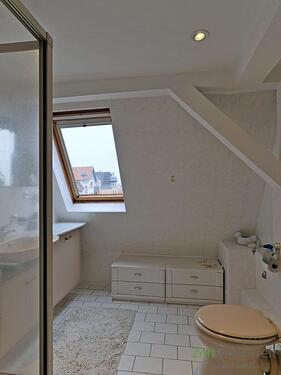 Bad mit Dusche - 