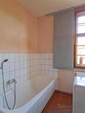 Wanne und Waschmaschine - 