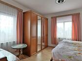 Kleiderschrank - 