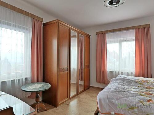 Kleiderschrank - 