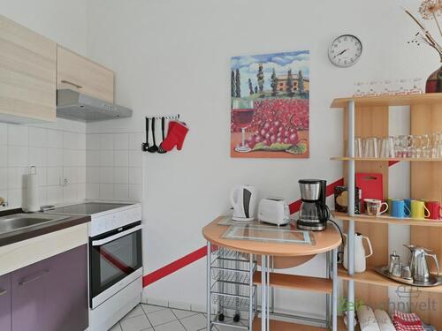 Herd und Arbeitstisch - 