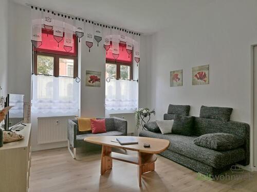 Blick ins Wohnzimmer - (EF0944_M) Chemnitz: Kaßberg, nettes möbliertes Apartment im Gründerzeitviertel, fester PKW-Stellplatz möglich