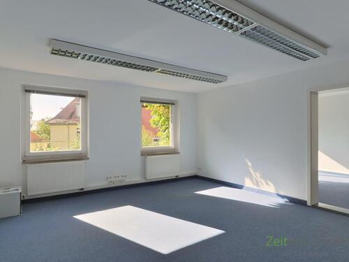 Blick zum mittleren Büro - (13649_01) Erfurt: kleine bezugsfertig renovierte 3-Zi-Büroeinheit mit Einbauküche, Dusche, in ruhiger Randlage