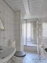 Bad mit Dusche - 