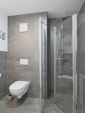 bodentiefe verglaste Dusche - 