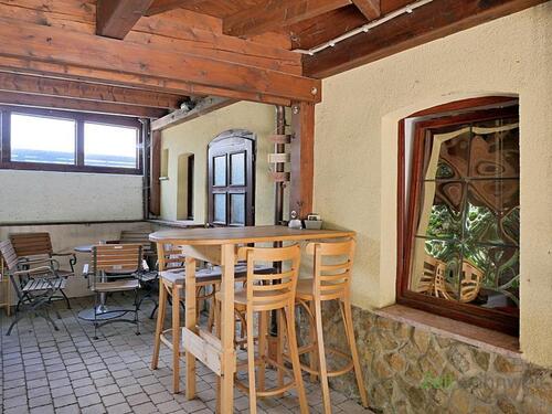 überdachter Eingangsbereich - 