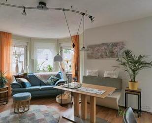 (EF0910_M) Zwickau: Wilkau-Haßlau, neu möbliertes 2-Zimmer-Apartment mit Balkon, sep. Eingang, WLAN und PKW-Stellplatz