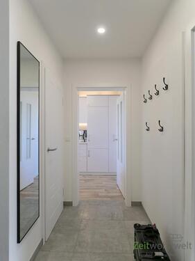 großer Wohnungsflur - 