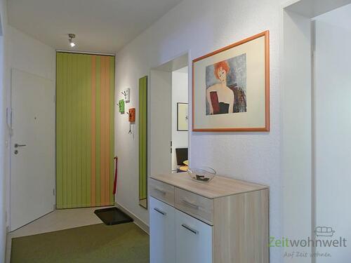 Wohnungsflur mit Stauraum - 