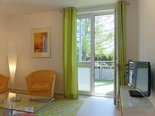 Blick zum Balkon - 3 Zimmer Etagenwohnung zur Miete in Dresden