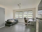 Blick in den Wohnbereich - (EF1290_M) Kassel-Stadt: Bettenhausen, kleines möbliertes Apartment mit Balkon, Angebot an Wochenendheimfahrer
