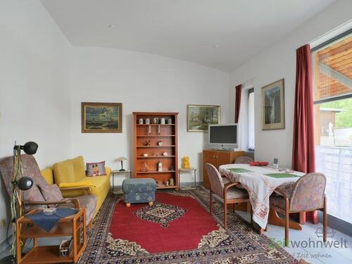 Blick ins Wohnzimmer - 