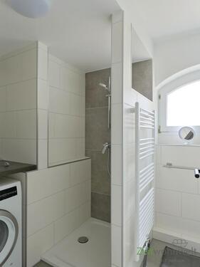 Dusche und Waschmaschine - 