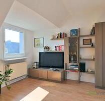 (EF1225_M) Kassel-Stadt: Fasanenhof, preiswerte möblierte Dachwohnung in einem ruhigen Haus mit Garten