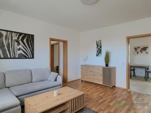Blick zu Zwischenraum und Küche - Etagenwohnung mit 55,50 m&sup2; in Halle (Saale) zur Miete