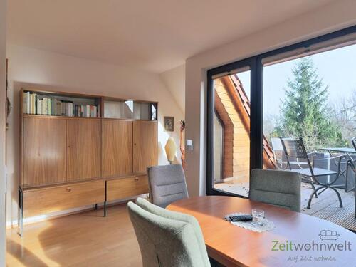 Esstisch vor dem Balkon - 3 Zimmer Etagenwohnung in Dresden