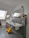 Doppelwaschtisch und Spiegel - 