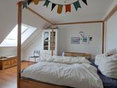 Blick ins Eltern-Schlafzimmer - 