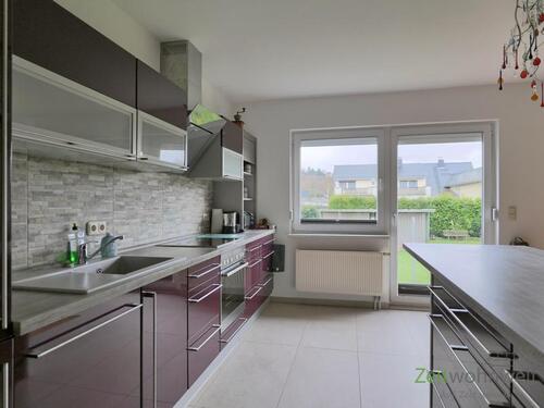 Einbauküche vor dem Gartenausgang - 