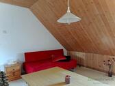 Wohnraum mit Blick zum Sofa - 2 Zimmer Etagenwohnung in Erfurt