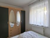 Kleiderschrank im Schlafzimmer - 
