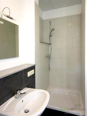 Dusche im eigenen Bad - 1 Zimmer 1- Zimmer in Erfurt