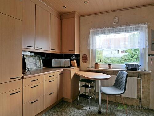 kleiner Esstisch in der Küche - 