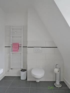 WC und Handtuchheizkörper - 