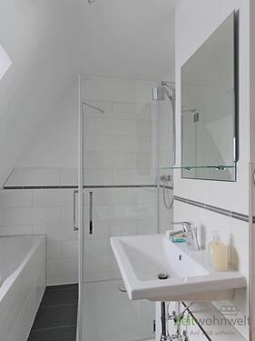 bodentiefe Dusche im Bad - 