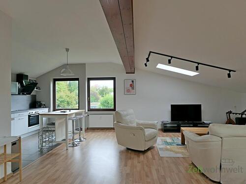 Blick vom Esstisch zur Küche - 