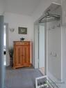 Wohnungsflur mit Garderobe - 