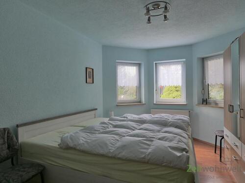 Blick ins Schlafzimmer - 