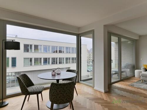 Esstisch am Panoramafenster - 