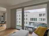 Blick zum Balkon - 