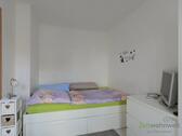 Bett im vorderen Schlafzimmer - 