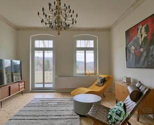 (EF1113_M) Gera: Röppisch: stilsicher möblierte Wohnung mit Holzdielung, Balkon, PKW-Stellplatz und Garten