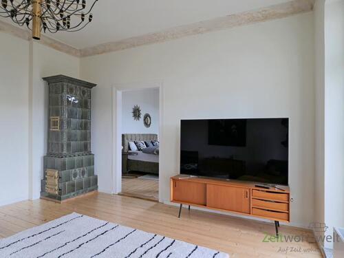 XXL-TV und Kaminofen - 2 Zimmer Etagenwohnung in Gera