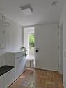 Wohnungsflur mit Garderobe - 