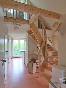 Innentreppe vom Eingang - 