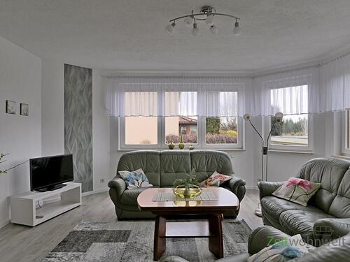 TV im Wohnzimmer - 2 Zimmer Etagenwohnung in Neukirchen/Erzgeb.