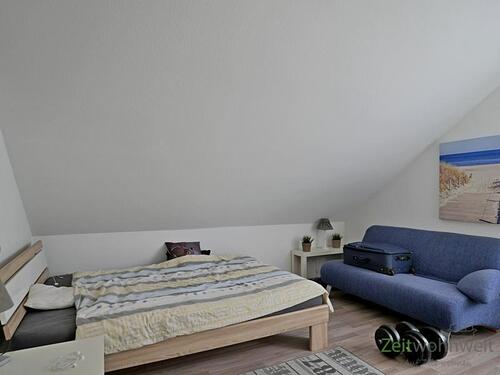 breites Bett - 2 Zimmer Etagenwohnung in Kassel