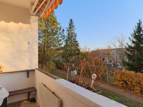 Balkonausblick in der herbstlichen Abendsonne - Etagenwohnung mit 70,00 m² in Jena zur Miete
