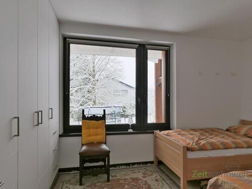 Kleiderschrank und Winter-Gartenausblick - Etagenwohnung mit 46,00 m&sup2; in Kassel zur Miete