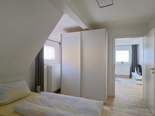 Blick zum Schlafzimmerschrank - Etagenwohnung mit 54,00 m&sup2; in Erfurt zur Miete