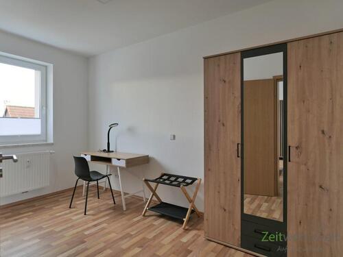 Kleiderschrank und Schreibtisch - Etagenwohnung mit 55,50 m² in Halle (Saale) zur Miete