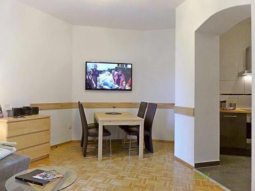 Esstisch vor der Küche - 3 Zimmer Etagenwohnung zur Miete in Erfurt