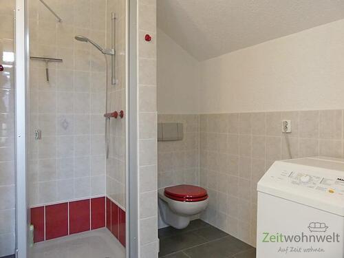 Dusche, WC und Waschmaschine - 